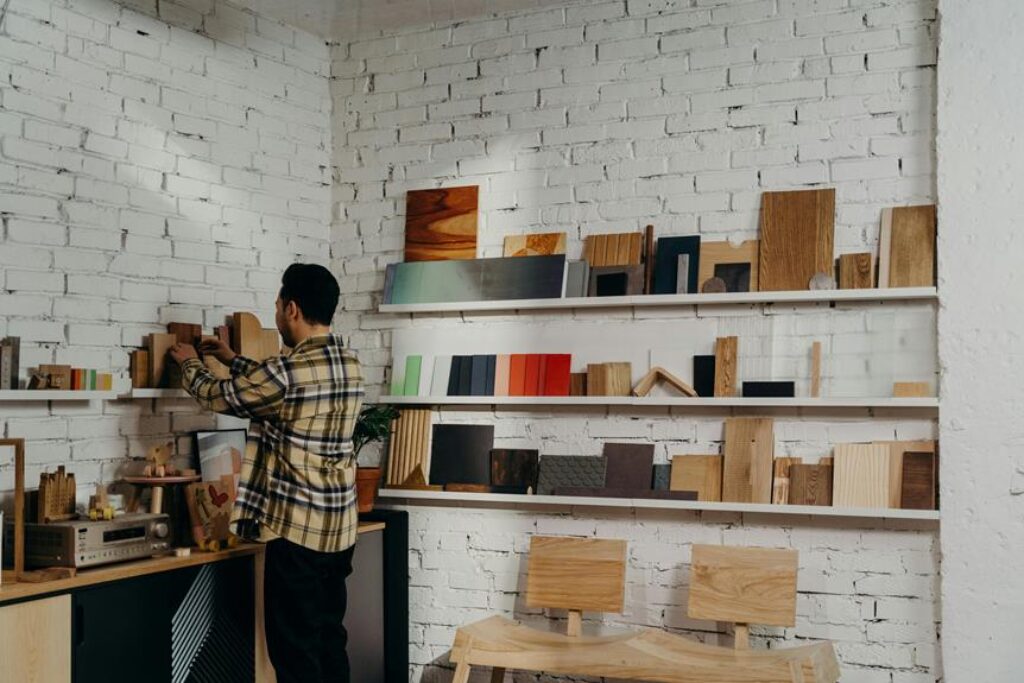 What Are Some Tips for Layering Wall Decor Pieces? What Are Some Tips for Layering Wall Decor Pieces?